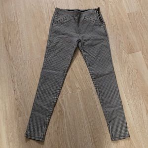 NWT Houndstooth skinny pants